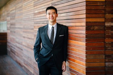 adult-businessman-contemporary-937481